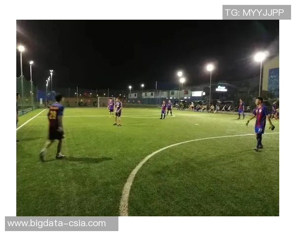 球星引领风潮 足球与野球场融合的新赛场革新之路